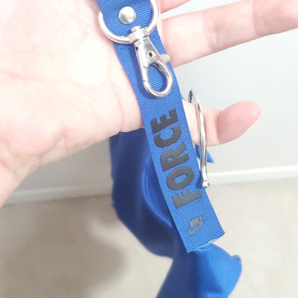 NIKE BLUE JACKET SISTERHOOD EQUALITY - Picture 4 of 6